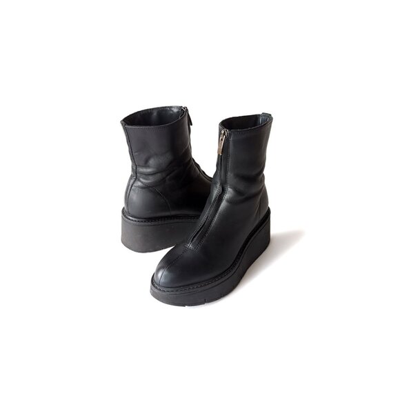 LA CANADIENNE Platform Black Booties. Womens Size 5
